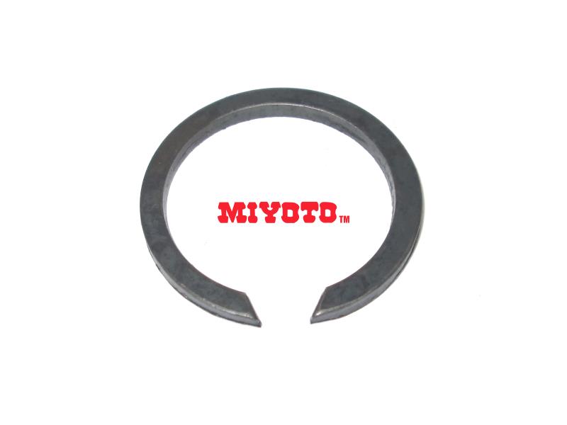 TOYOTA - HZJ75  REAR SHAFT SNAP RING (90520-28036)  2.5mm(T) x ID28 x OD35 mm (HZJ75-7088S)