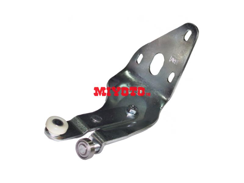 TOYOTA - HIACE  SIDE DOOR ROLLER  (BTM)  (LH113-6558B)